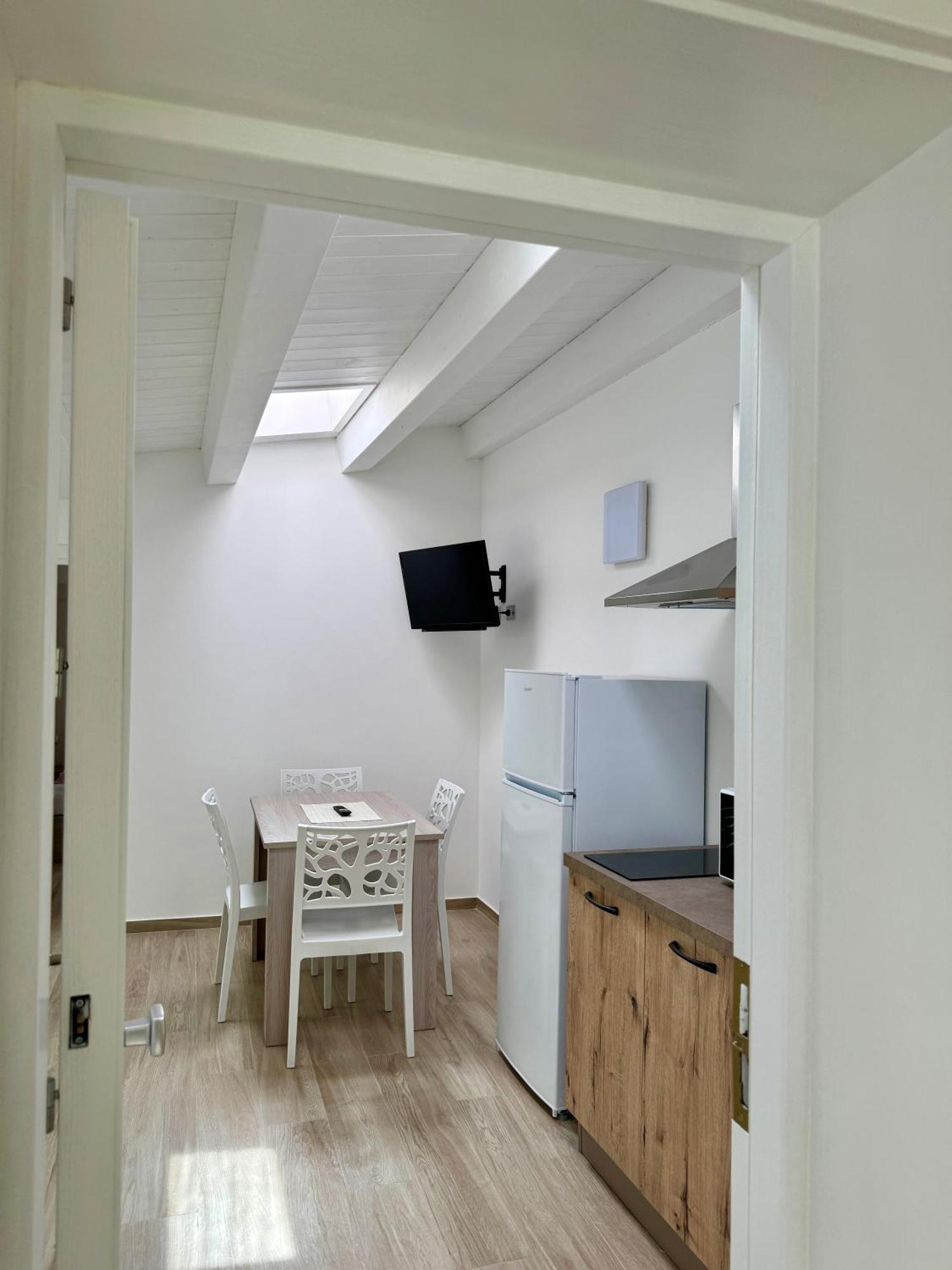 Terrasini Center Apartments Exteriör bild