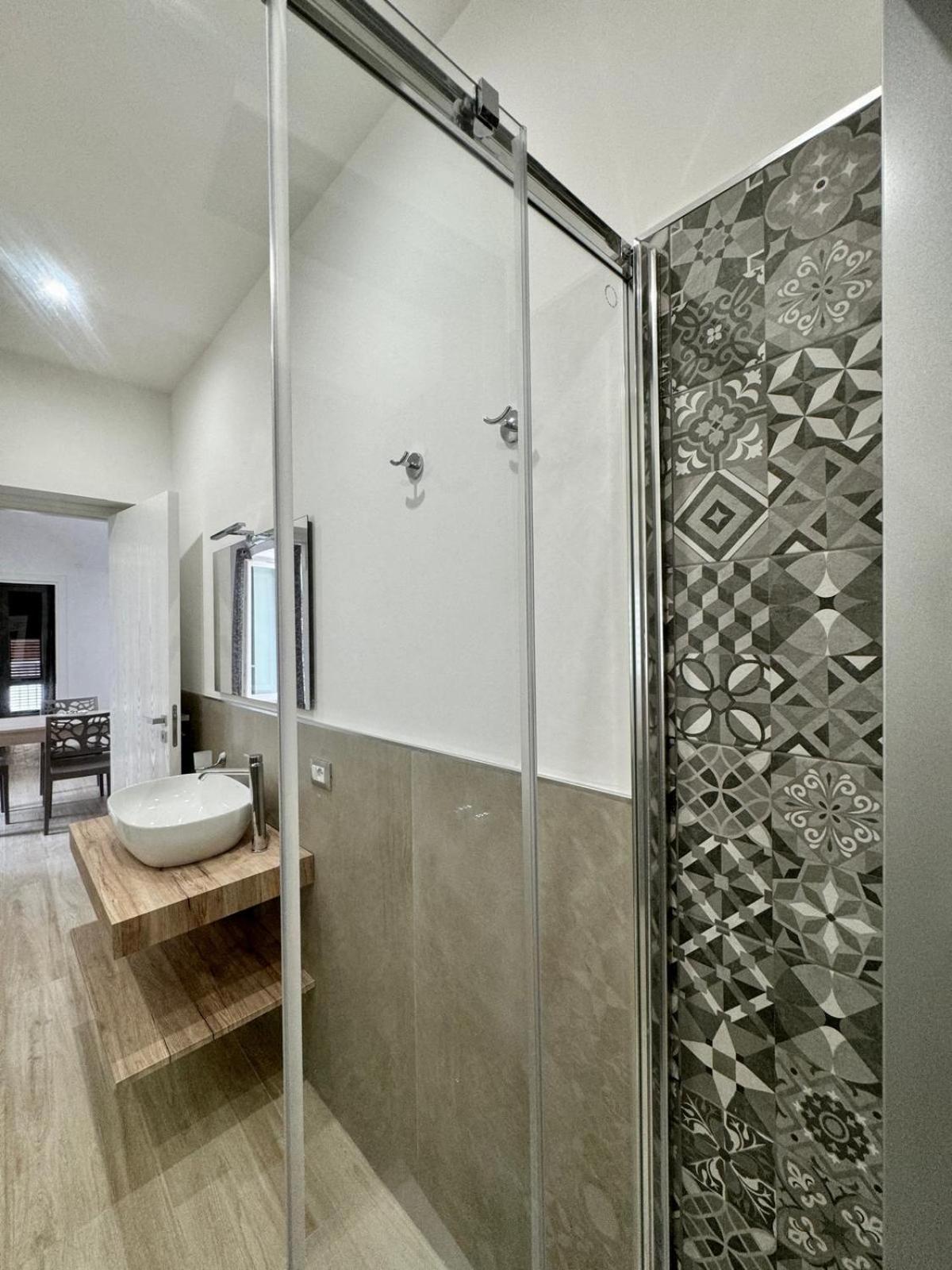 Terrasini Center Apartments Rum bild